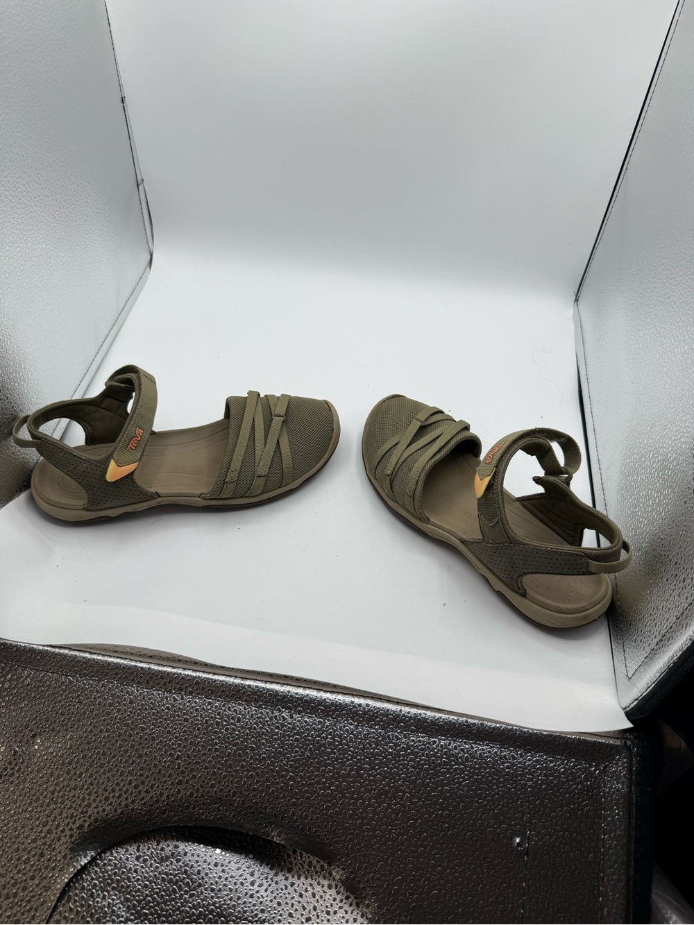 Teva Tirra Closed Toe Sport Sandals Women’s Size 7 Beige Ankle Strap Outdoor. - Picture 3 of 5